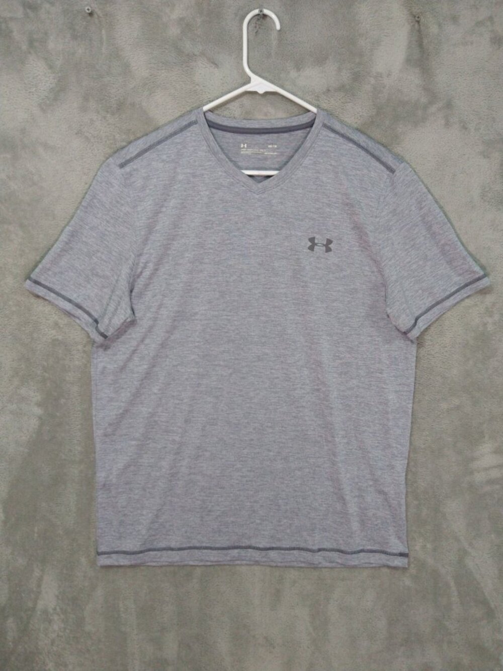 Under Armour HeatGear Shirt Mens Medium Gray Tech V Neck Loose